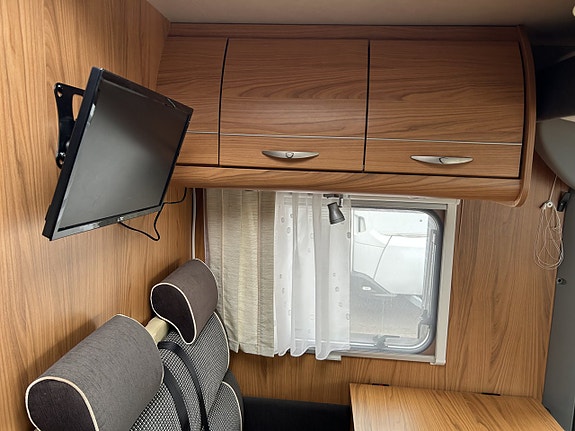 Bürstner I 725 AVIANO Queensbed & 3,0 l motor med kamkedja 11 of 20