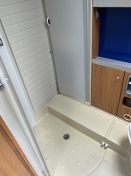 Bürstner I 725 AVIANO Queensbed & 3,0 l motor med kamkedja 19 of 20