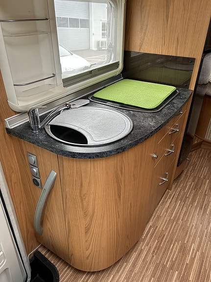 Bürstner I 725 AVIANO Queensbed & 3,0 l motor med kamkedja 12 of 20