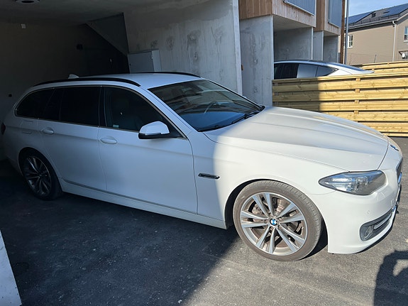 BMW 520d 3 of 5
