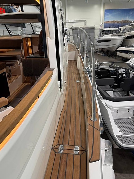 Marex 330 Scandinavia 2026 Volvo Penta D6 480/Dpi 12 of 12