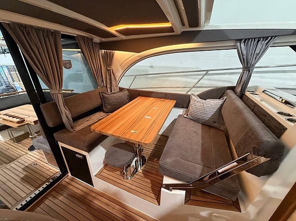 Marex 330 Scandinavia 2026 Volvo Penta D6 480/Dpi 5 of 5