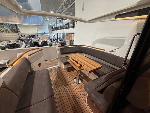 Marex 330 Scandinavia 2026 Volvo Penta D6 480/Dpi 6 of 12