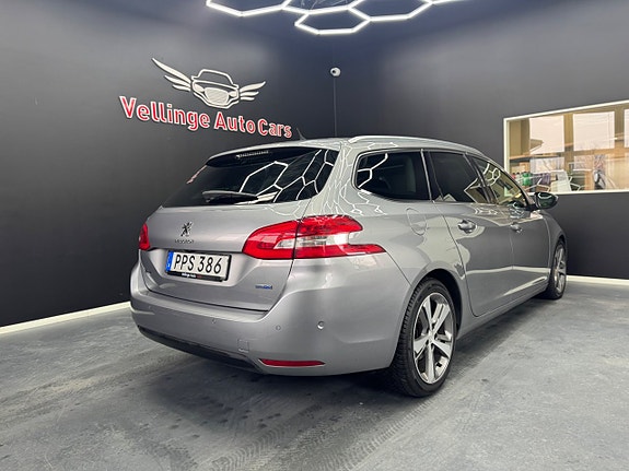 Peugeot 308 SW 4 of 5