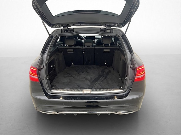 Mercedes-Benz C200 26 of 30