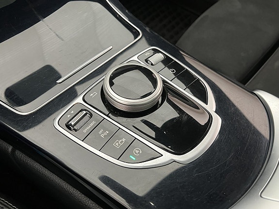 Mercedes-Benz C200 22 of 30