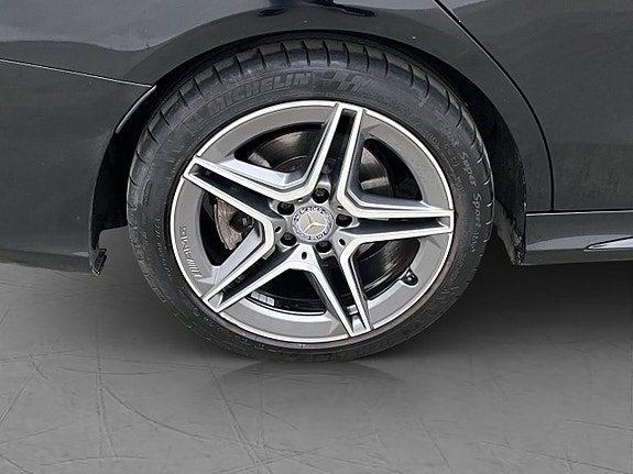 Mercedes-Benz C200 28 of 30