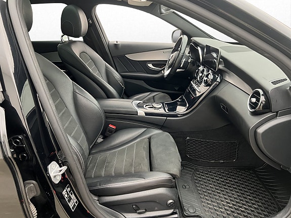 Mercedes-Benz C200 23 of 30