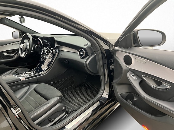 Mercedes-Benz C200 24 of 30