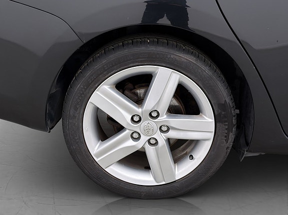Toyota Auris 25 of 28