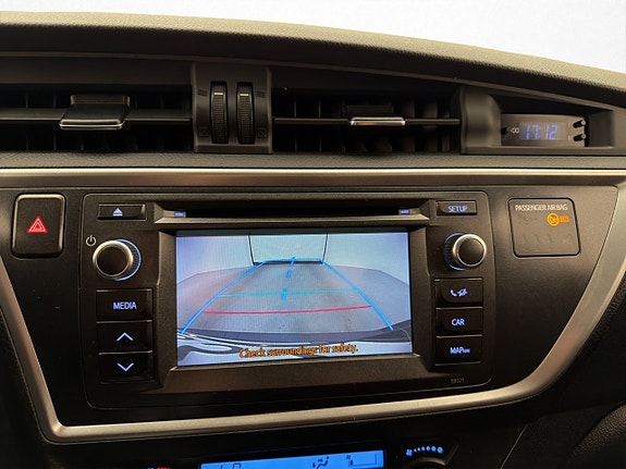 Toyota Auris 19 of 28