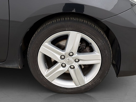 Toyota Auris 26 of 28