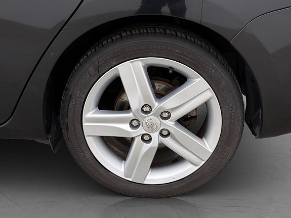Toyota Auris 28 of 28