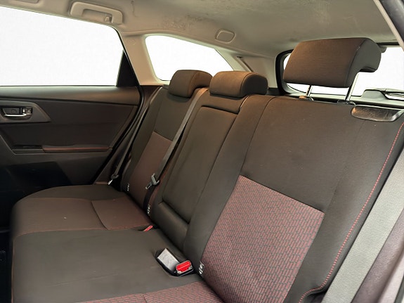 Toyota Auris 23 of 28