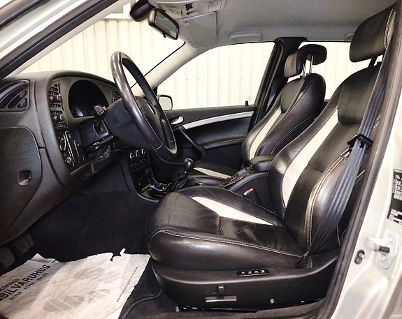 Saab 9-5 12 of 27