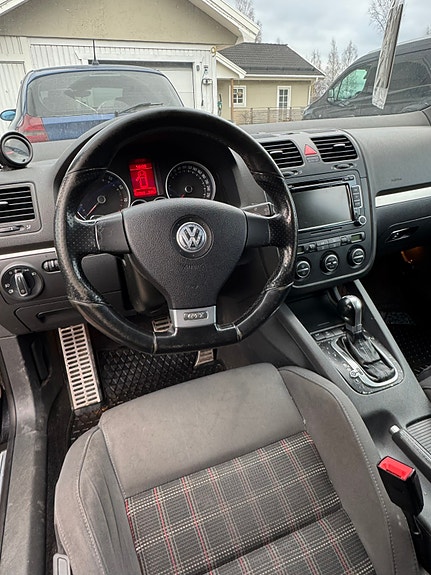 Volkswagen Golf V 6 of 8