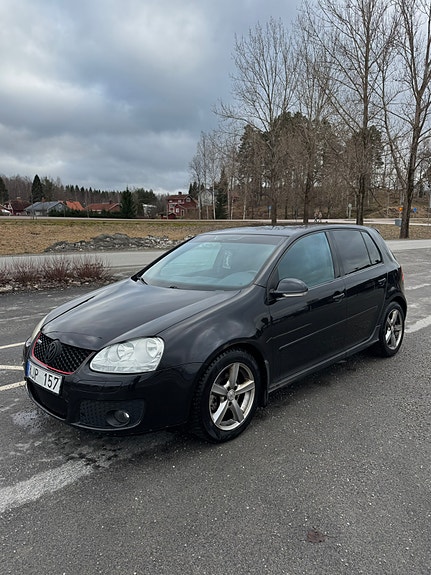 Volkswagen Golf V 3 of 8