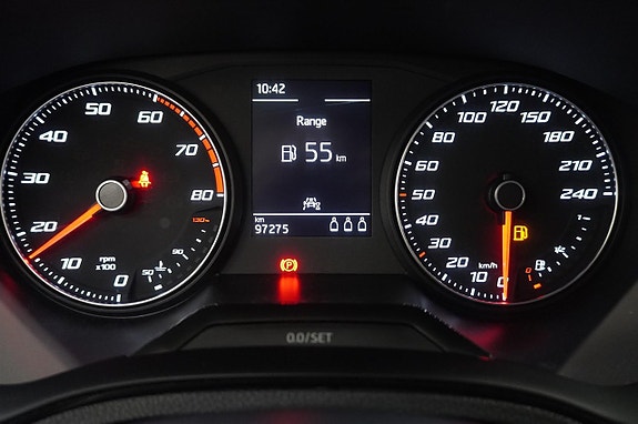 Seat Arona 8 of 16
