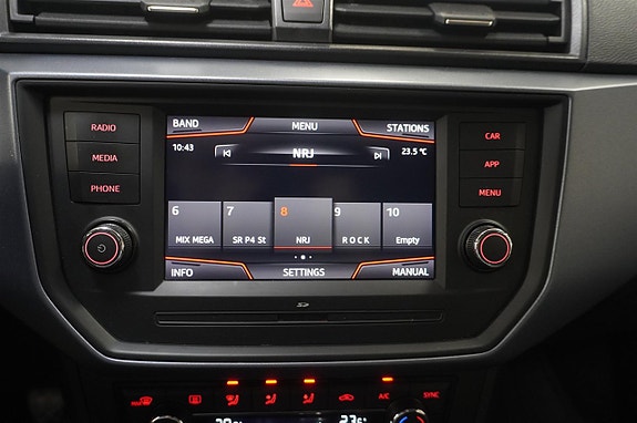 Seat Arona 10 of 16