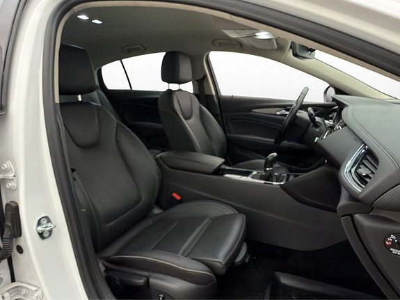 Opel Insignia 25 of 30