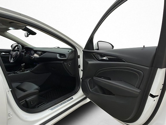 Opel Insignia 26 of 30