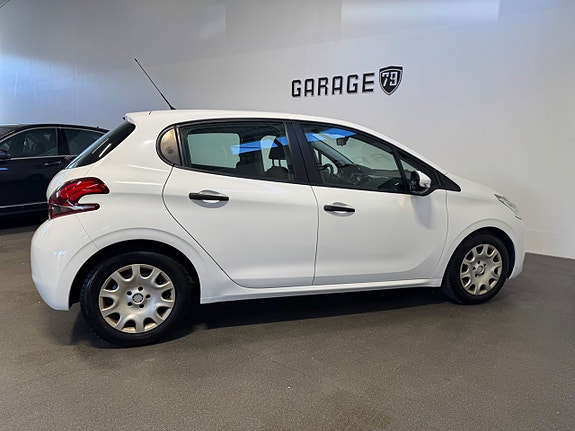 Peugeot 208 23 of 23
