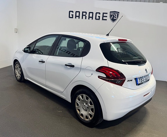 Peugeot 208 11 of 23