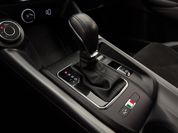 Alfa Romeo Tonale 25 of 30