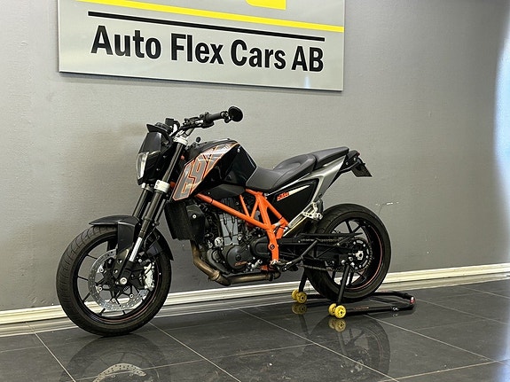 KTM Duke 690 | Black | ABS | Nybesiktad | Arrow helsystem 3 of 5
