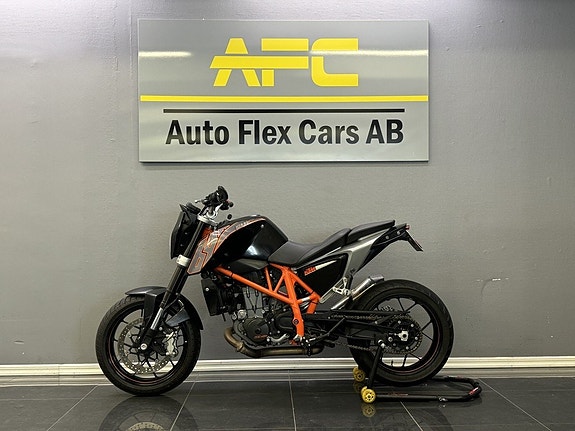 KTM Duke 690 | Black | ABS | Nybesiktad | Arrow helsystem 4 of 5