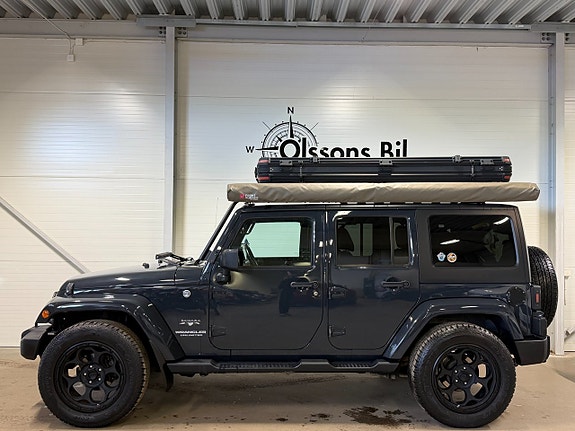 Jeep Wrangler Unlimited 3 of 5