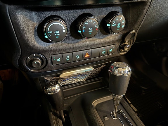 Jeep Wrangler Unlimited 23 of 24