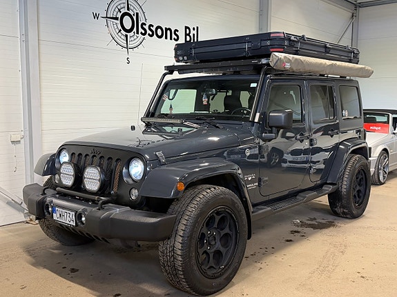 Jeep Wrangler Unlimited 2 of 5