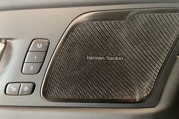 Volvo XC60 17 of 18
