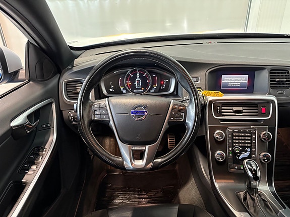 Volvo V60 9 of 19