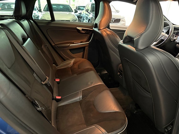 Volvo V60 17 of 19