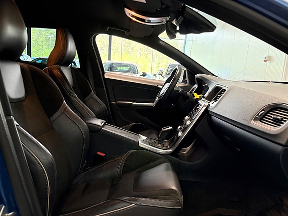 Volvo V60 12 of 19