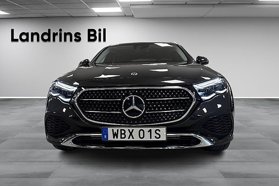 Mercedes-Benz E220 d 2 of 5
