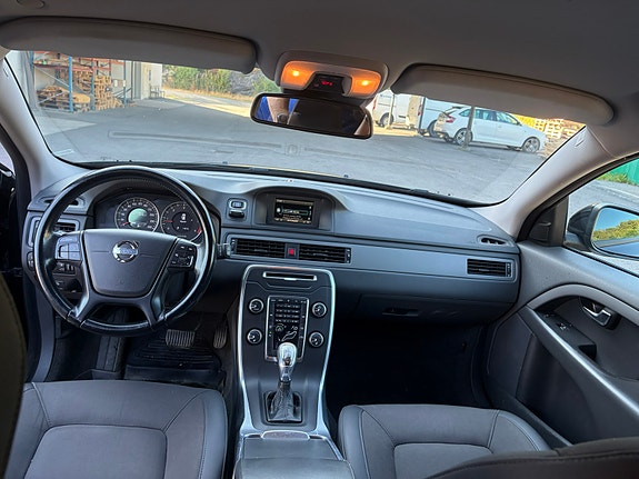 Volvo V70 7 of 10
