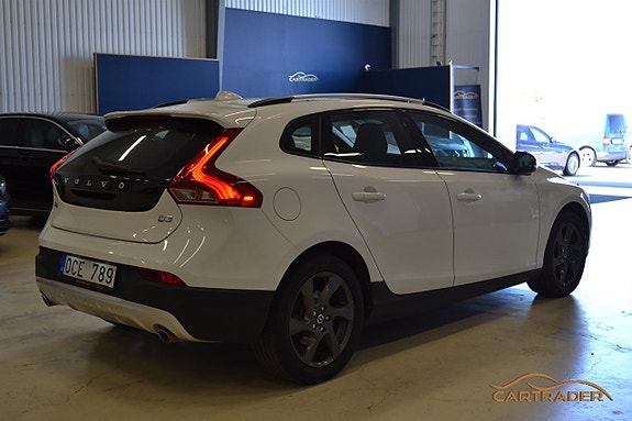 Volvo V40 Cross Country 3 of 18