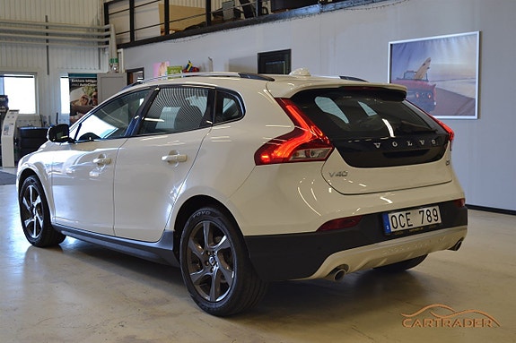 Volvo V40 Cross Country 4 of 18