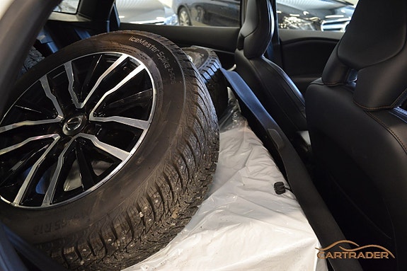 Volvo V40 Cross Country 11 of 18