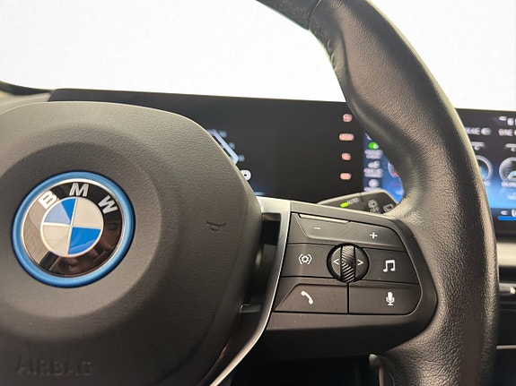BMW iX1 16 of 30