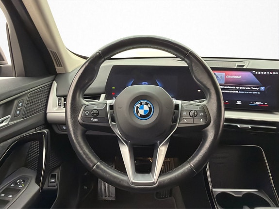 BMW iX1 13 of 30