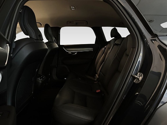 Volvo V90 Cross Country 15 of 23