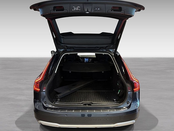 Volvo V90 Cross Country 21 of 23
