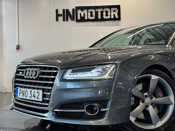 Audi S8 2 of 5