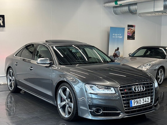 Audi S8 4 of 5