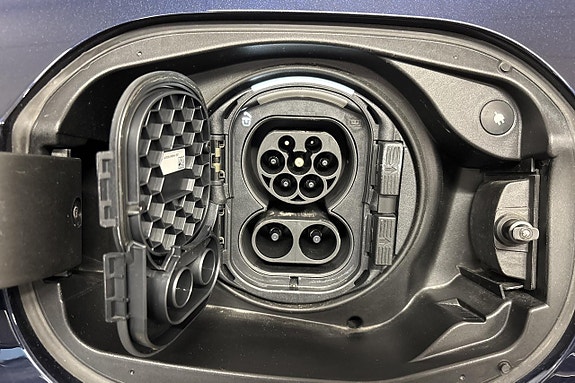 Mercedes-Benz E300 22 of 22