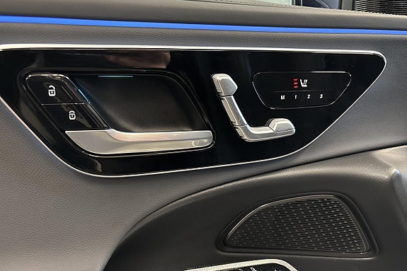 Mercedes-Benz E300 20 of 22